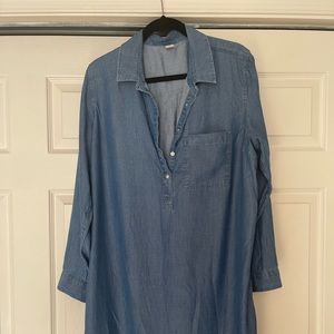 GREAT condition CUTE jean shirt dress, size XL. Perfect for a cool summer night.
